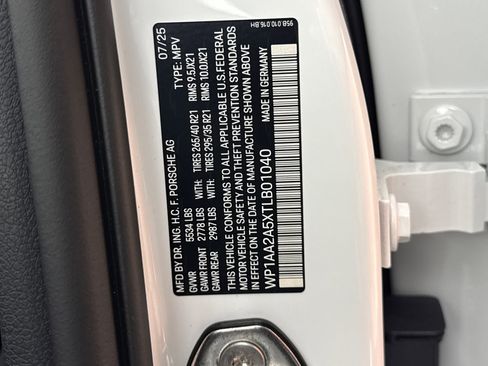 Certified 2026 Porsche Macan image 29