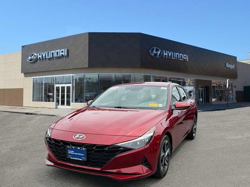 Certified 2023 Hyundai Elantra SEL w/ Convenience Package FWD image 4
