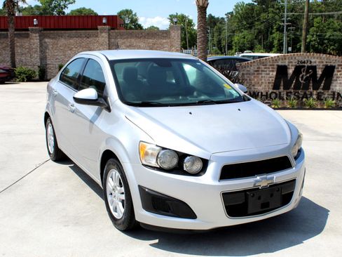 Used 2014 Chevrolet Sonic LT image 4