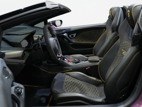 Used 2024 Lamborghini Huracan EVO image 43