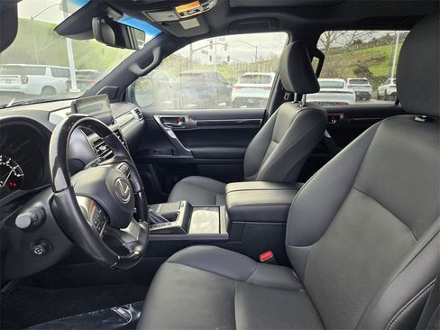 Used 2022 Lexus GX 460 Premium w/ Premium Plus Package image 26