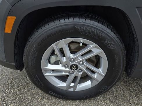 Used 2025 Hyundai Tucson SE image 9