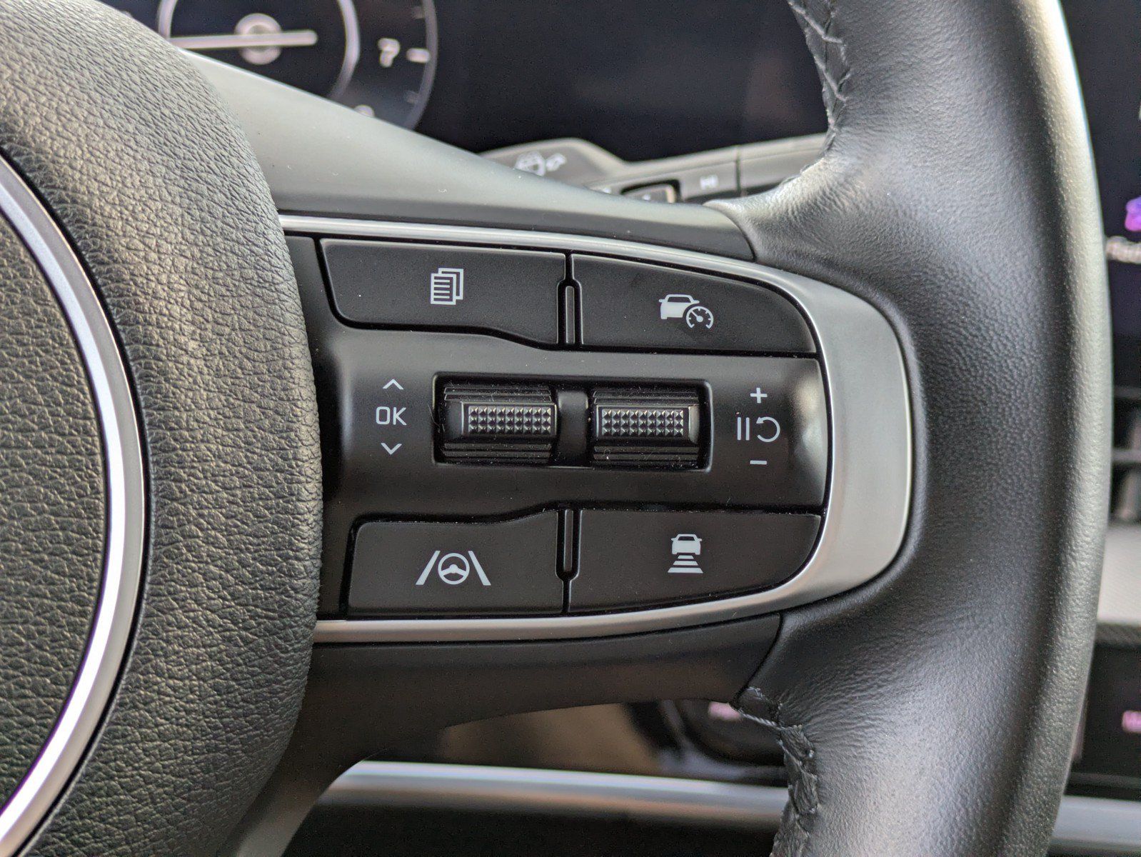 Certified 2025 Kia Sportage SX FWD image 23