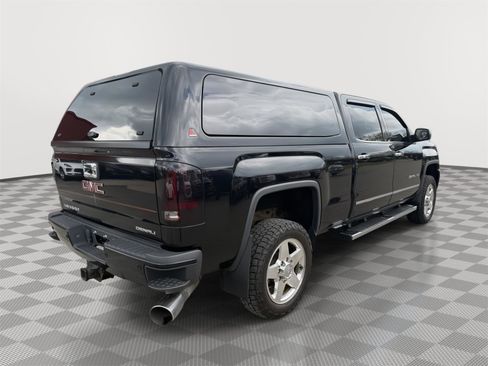 Used 2015 GMC Sierra 2500 Denali w/ Duramax Plus Package AWD/4WD image 8