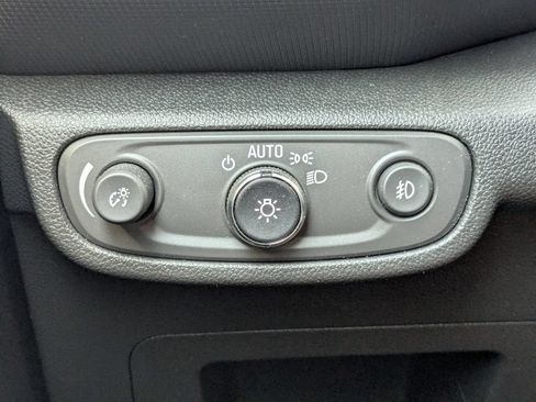 Used 2023 Chevrolet TrailBlazer RS w/ Sun and Liftgate Package FWD image 38