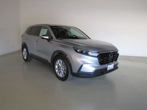 Used 2025 Honda CR-V EX image 3