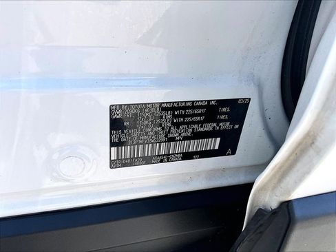 Used 2025 Toyota RAV4 XLE AWD/4WD image 36