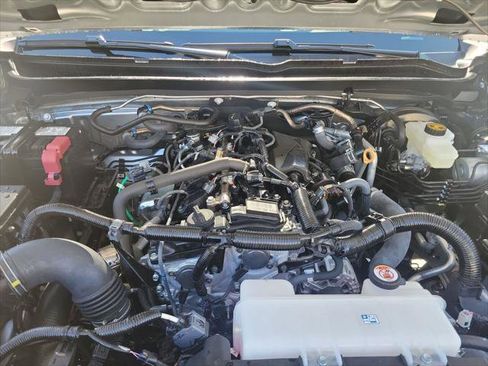 Certified 2025 Toyota Tacoma SR5 image 34