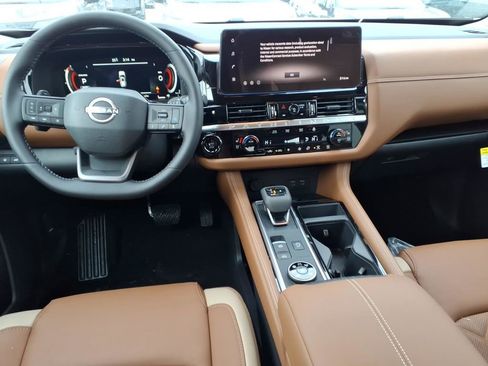 New 2026 Nissan Pathfinder Platinum image 9
