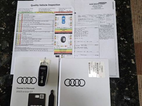 Used 2023 Audi e-tron GT Prestige AWD/4WD image 52