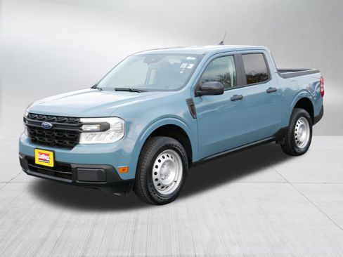 Used 2022 Ford Maverick XL image 3