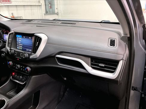 Used 2021 GMC Terrain SLT w/ Infotainment Package II image 18