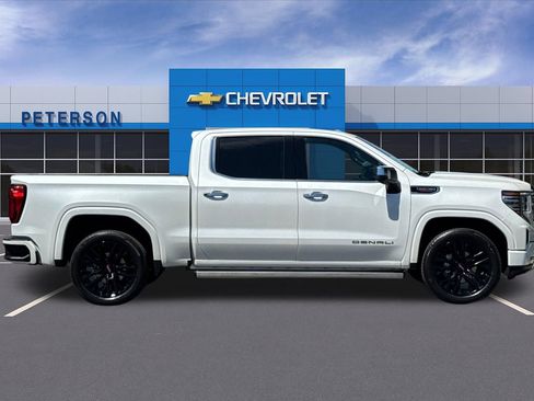 Used 2022 GMC Sierra 1500 Denali AWD/4WD image 3