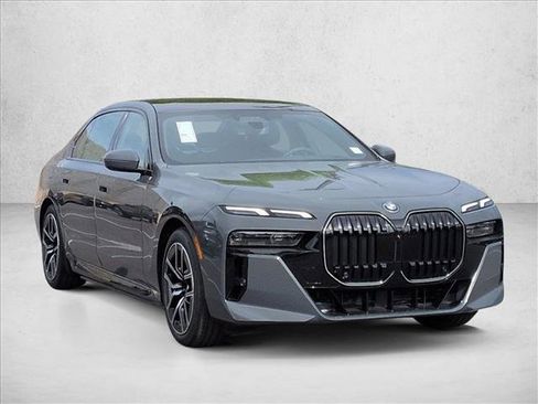 New 2026 BMW 750e xDrive AWD/4WD image 7