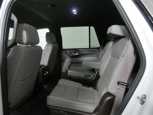 Used 2022 GMC Yukon SLT image 16