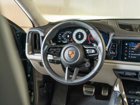 Certified 2026 Porsche Cayenne GTS AWD/4WD image 28