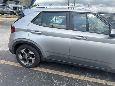 Used 2023 Hyundai Venue SEL w/ Cargo Package image 16