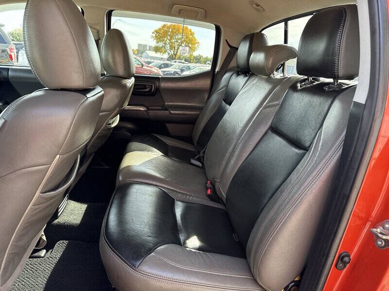 Used 2016 Toyota Tacoma SR5 w/ Towing Package AWD/4WD image 19