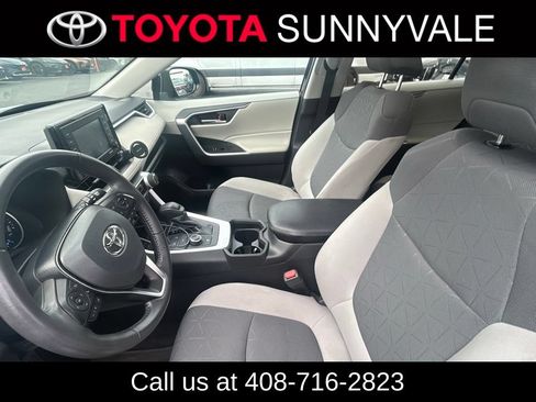 Used 2021 Toyota RAV4 XLE w/ Convenience Package AWD/4WD image 4