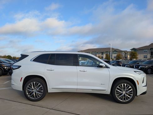 New 2026 Buick Enclave Avenir w/ Super Cruise Package FWD image 3