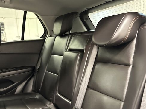 Used 2022 Chevrolet Trax LT w/ Redline Edition image 18