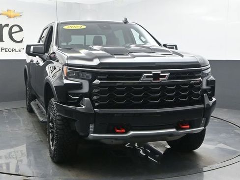 Used 2024 Chevrolet Silverado 1500 ZR2 w/ Technology Package image 49