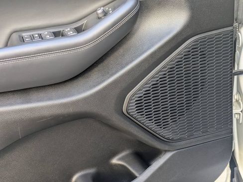 Certified 2023 Jeep Grand Cherokee Laredo AWD/4WD image 13