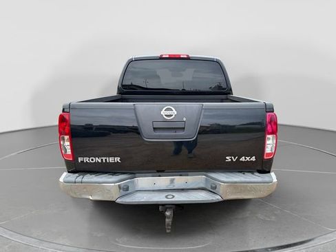 Used 2012 Nissan Frontier SV AWD/4WD image 5