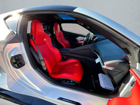 Used 2022 Chevrolet Corvette Stingray Preferred Cpe w/ Z51 Performance Package image 27