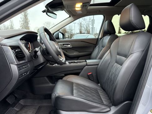 Used 2023 Nissan Rogue Platinum w/ Platinum Premium Package image 11