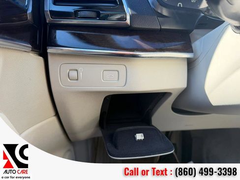 Used 2016 Volvo XC90 T6 Momentum w/ Momentum Plus Package image 25