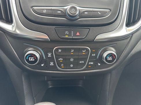 Used 2024 Chevrolet Equinox LT AWD/4WD image 4