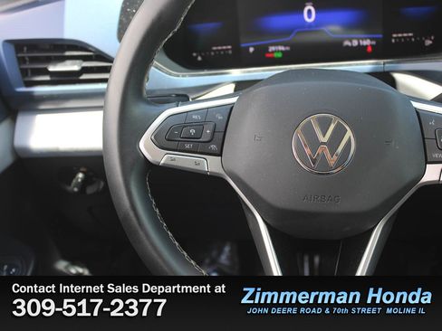Used 2023 Volkswagen Taos SE w/ Panoramic Sunroof Package AWD/4WD image 13