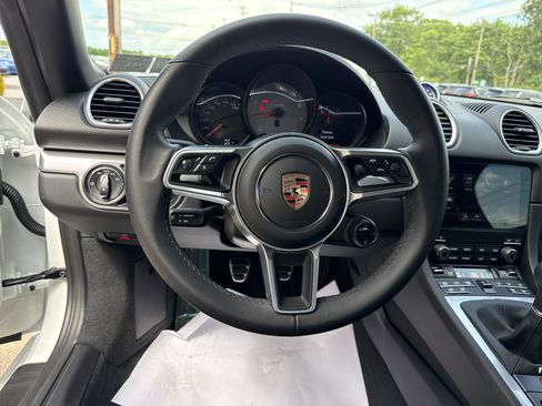 Used 2024 Porsche 718 Boxster S RWD image 16