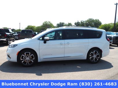 New 2026 Chrysler Pacifica Pinnacle