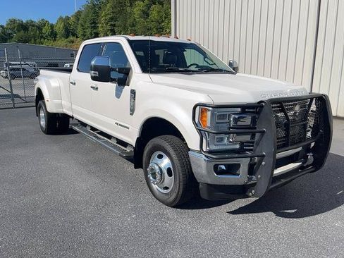Certified 2018 Ford F350 Lariat w/ Lariat Ultimate Package AWD/4WD image 4