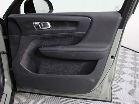 Used 2023 Volvo C40 P8 Recharge Ultimate AWD/4WD image 21