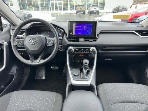 Used 2025 Toyota RAV4 XLE image 23