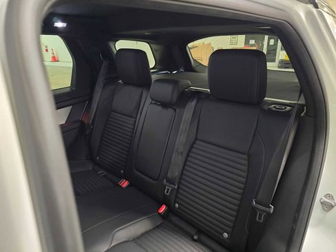 New 2025 Land Rover Discovery Sport Dynamic SE image 19