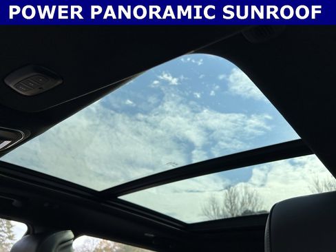 Used 2022 Jeep Wagoneer Series III w/ Premium Group I image 2