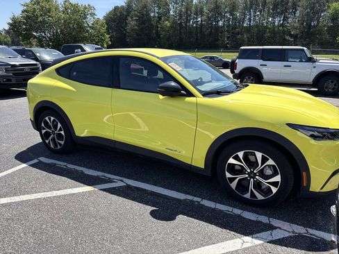 Used 2025 Ford Mustang Mach-E Select w/ Comfort Package Lite image 16