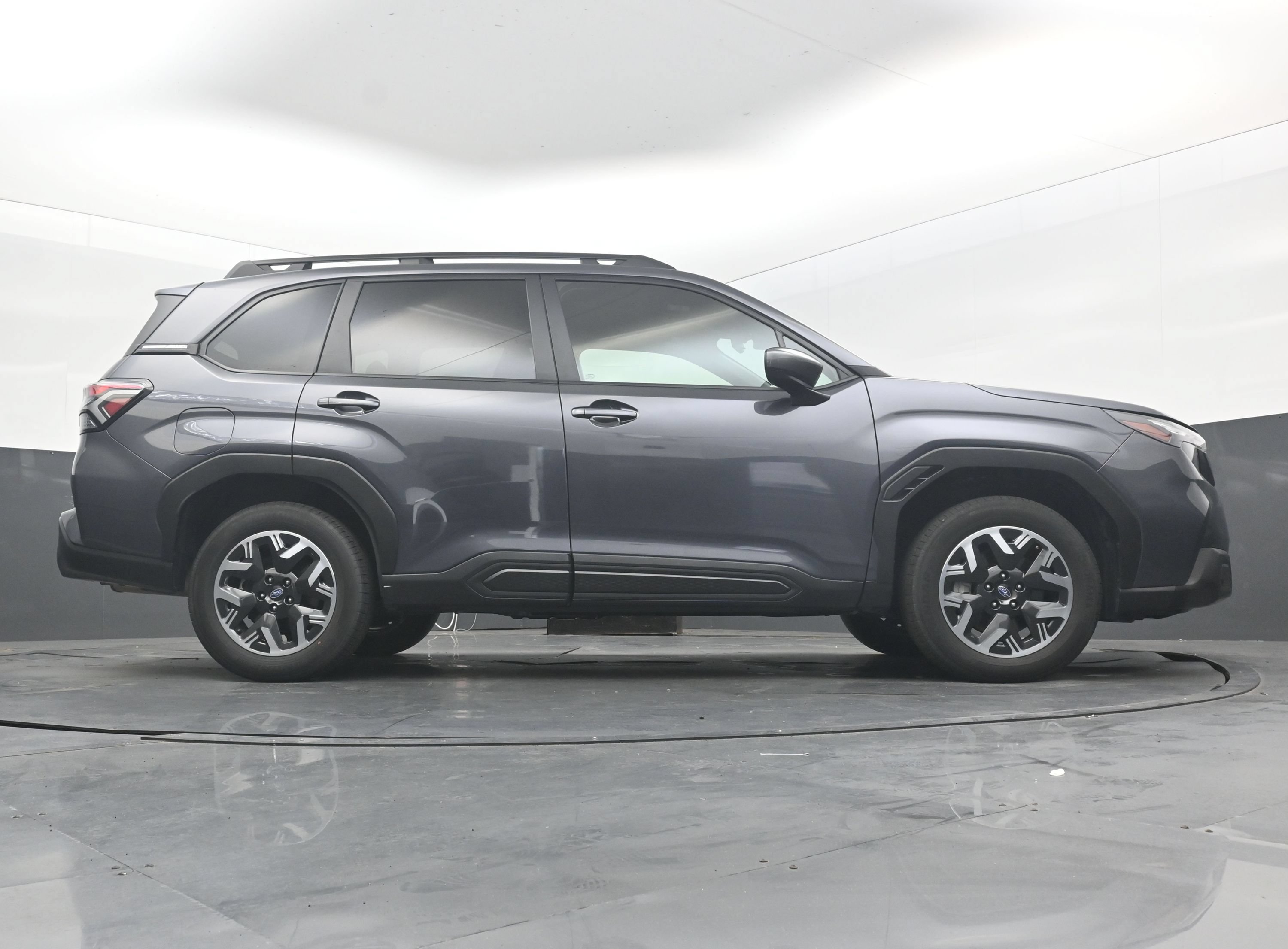 Used 2025 Subaru Forester Premium AWD/4WD image 30