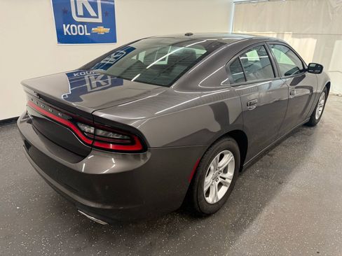 Used 2020 Dodge Charger SXT w/ Leather Interior Group image 2