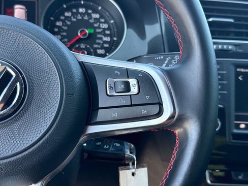 Used 2017 Volkswagen Golf S image 24