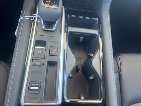 New 2025 Nissan Pathfinder SL image 18