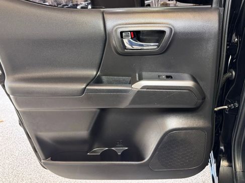 Used 2023 Toyota Tacoma TRD Off-Road w/ Advanced Technology Package image 41