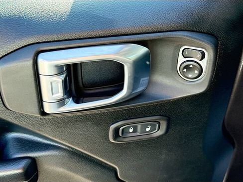 Used 2020 Jeep Wrangler Unlimited Sport AWD/4WD image 17