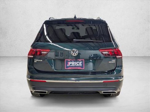 Used 2018 Volkswagen Tiguan SE w/ Panoramic Sunroof Package image 6