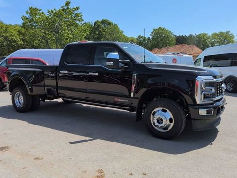 New 2026 Ford F350 Platinum AWD/4WD image 2