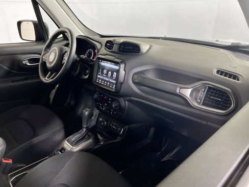 Used 2022 Jeep Renegade Latitude w/ Sun/Sound Group image 28